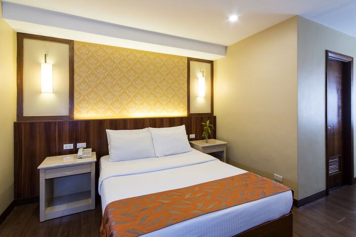 Room 4 of 23