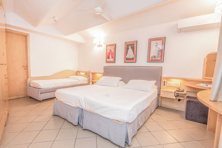 Room 10 of 87