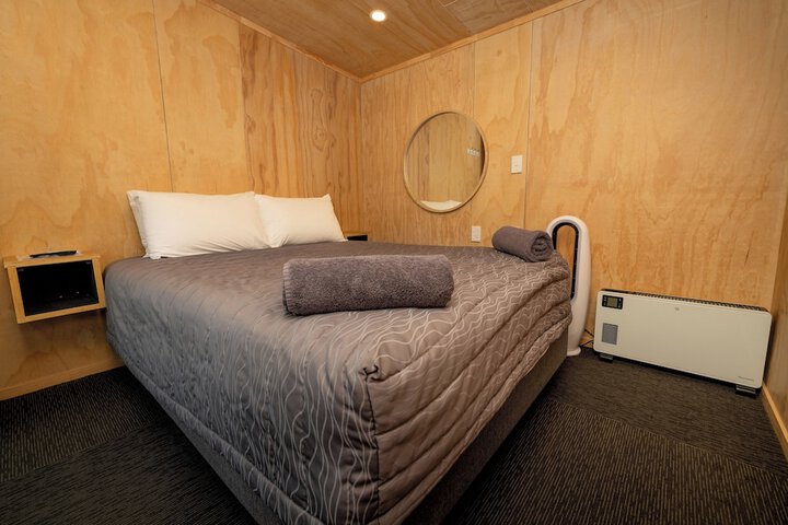 Room 4 of 61
