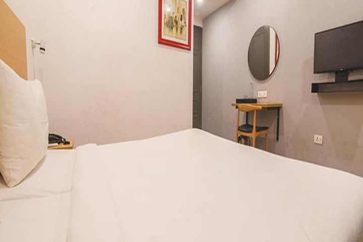 Room 15 of 19