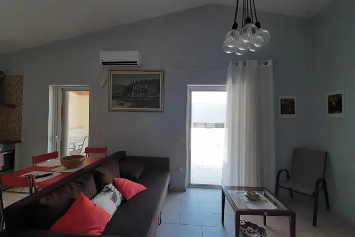Room 2 of 12