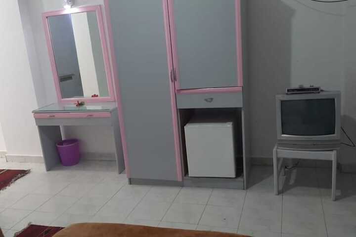 Room 13 of 17