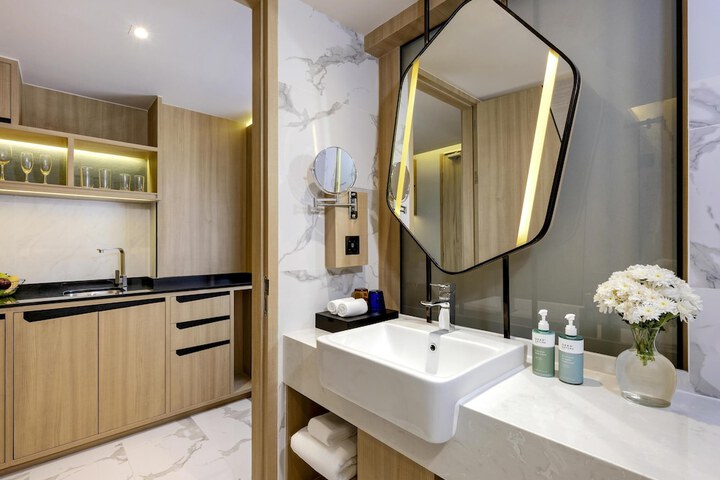Room 10 of 51
