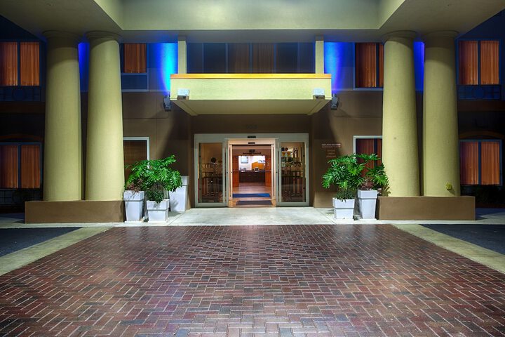 Hotel 37 of 38