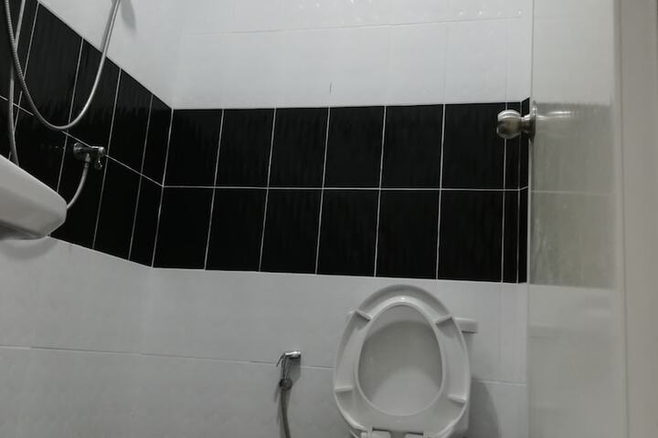 Room 15 of 25