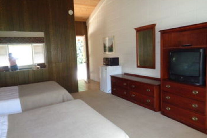 Room 25 of 40
