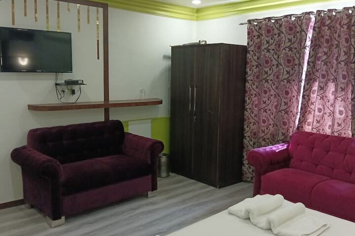 Room 7 of 24