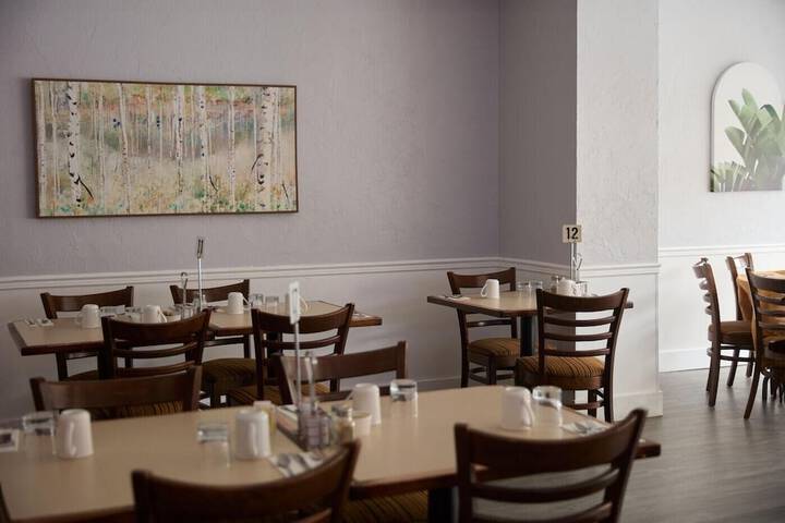Dining 43 of 63