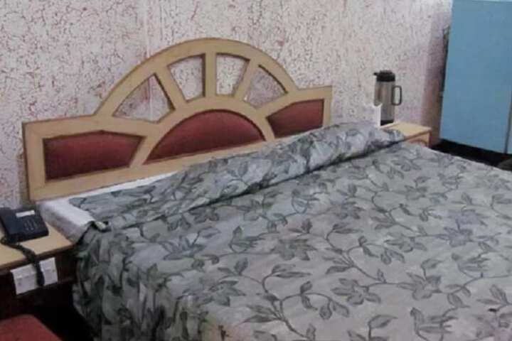 Room 3 of 6
