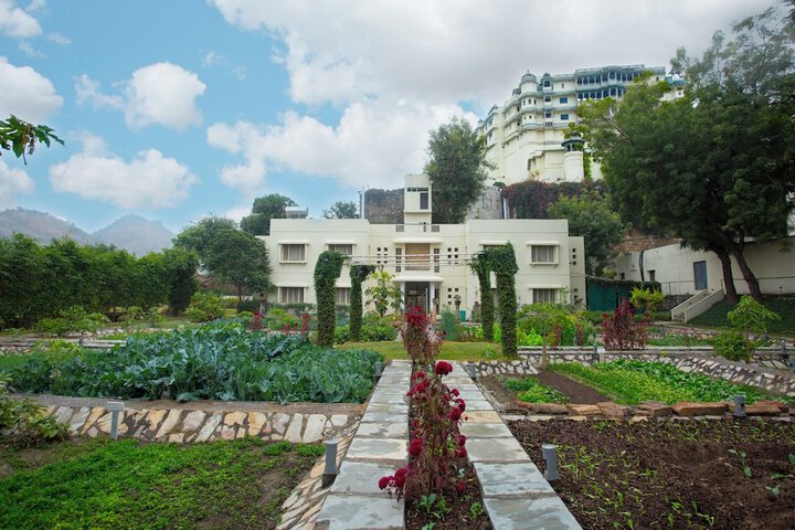 Hotel Exterior 137 of 194