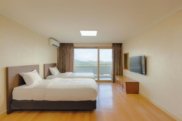 Room 51 of 110