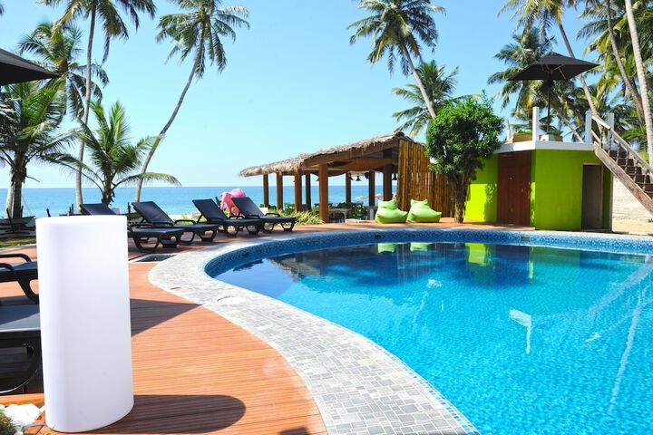 Pool Hotel