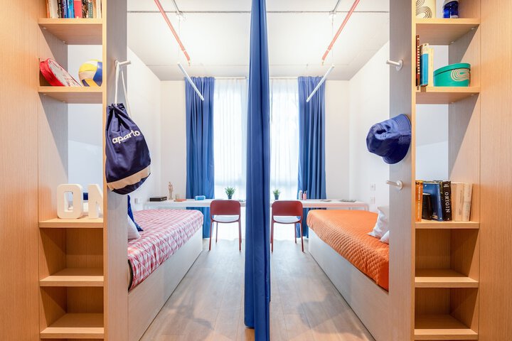 Room 8 of 42