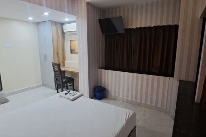 Room 8 of 46