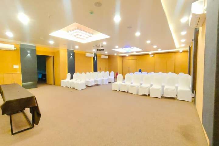 Ballroom/Hall 23 of 26