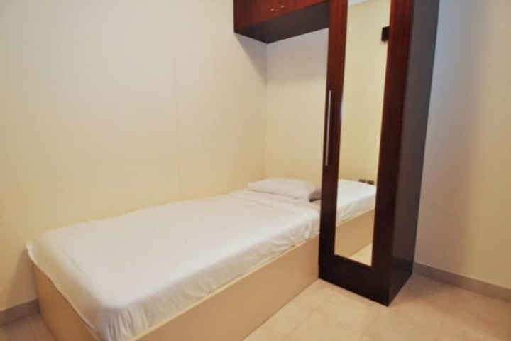 Room 14 of 33
