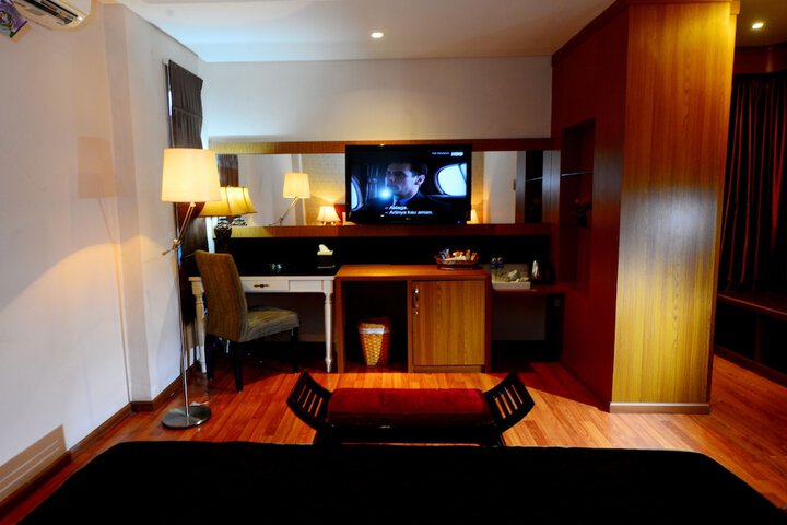 Room 19 of 42