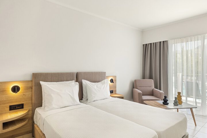 Room 21 of 212