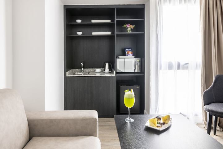 Room 4 of 64