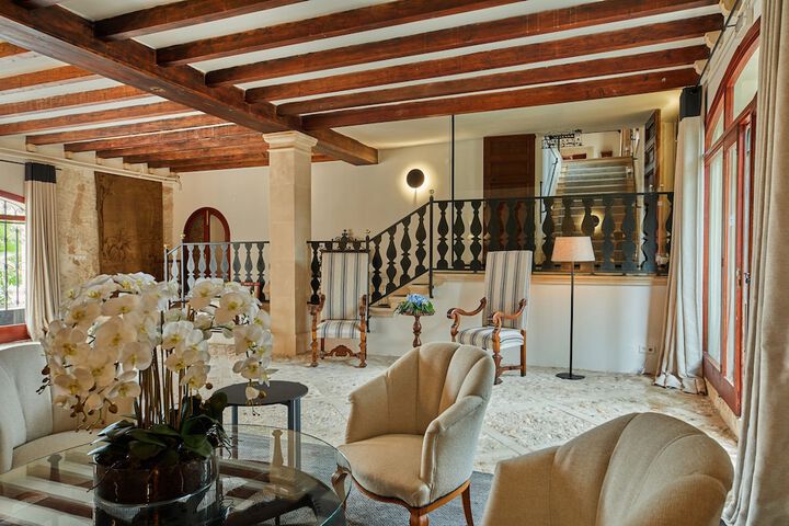 Guest Lobby