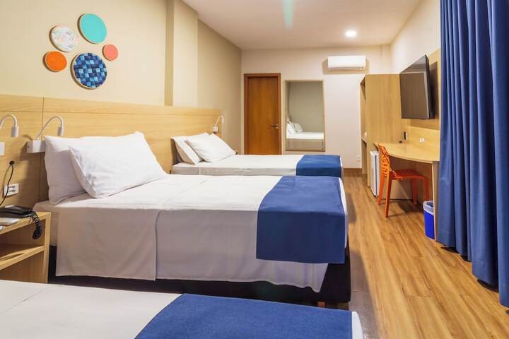 Room 42 of 102