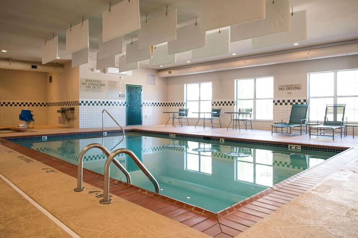 Hotel Pool
