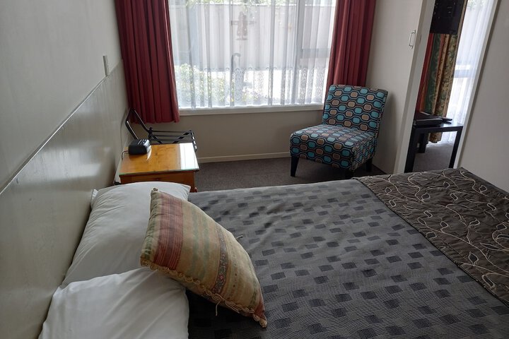Room 4 of 35