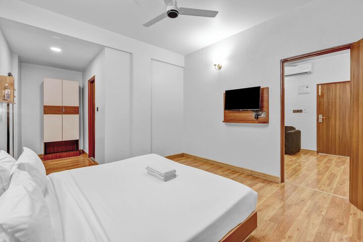 Room 13 of 27