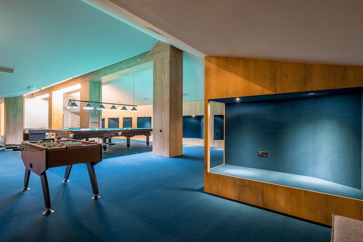 Room 11 of 36