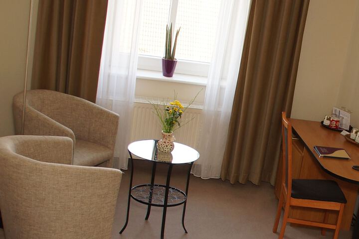 Room 12 of 34