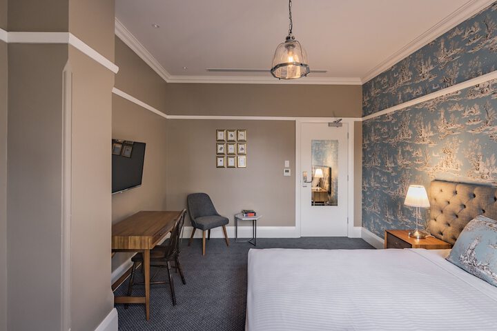 Room 10 of 36