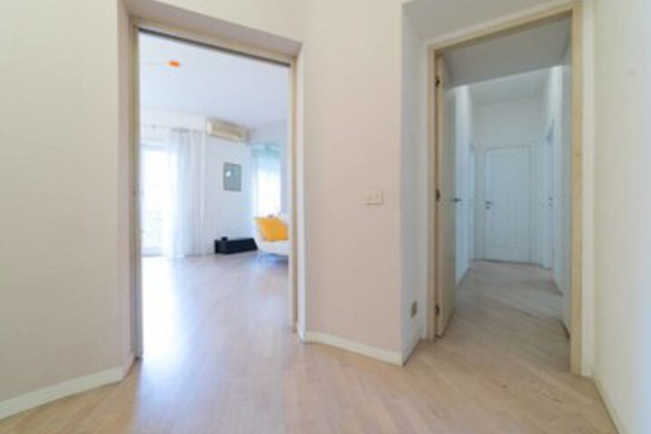 Room 10 of 21