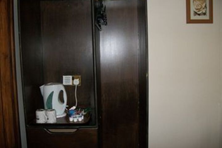 Room 8 of 8
