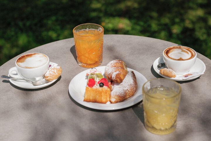 Breakfast/Coffee Service 79 of 110