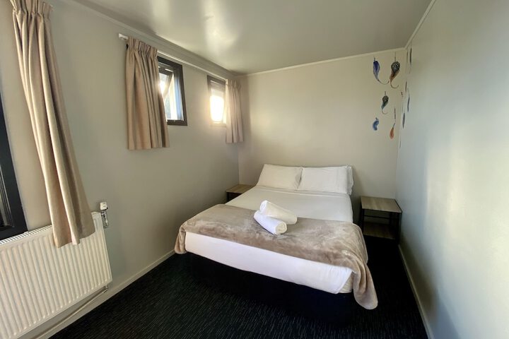 Room 11 of 48