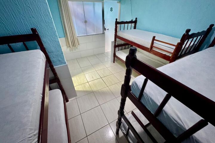 Room 32 of 85