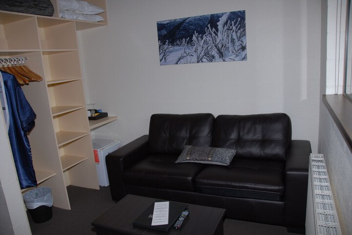 Room 12 of 35