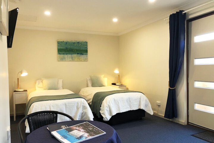 Room 12 of 36
