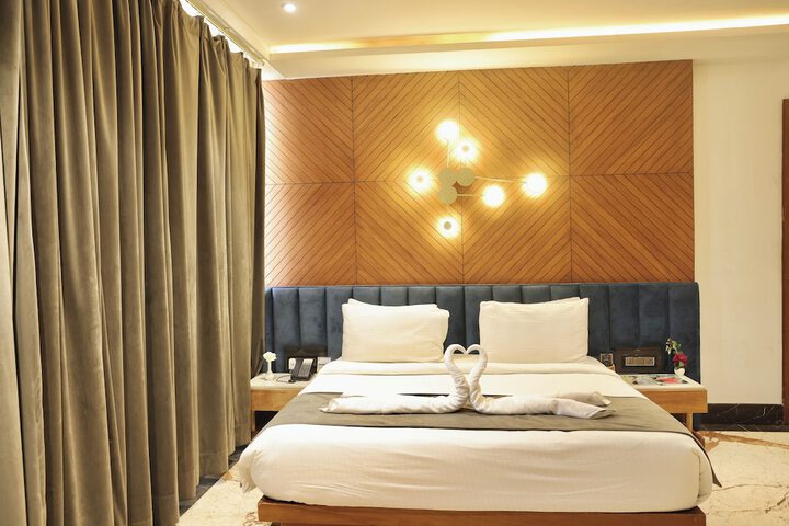 Room 83 of 196