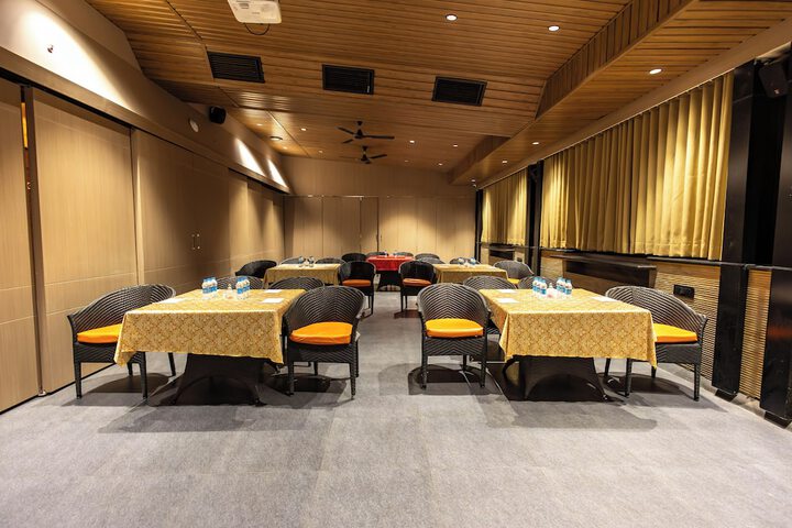 Ballroom/Hall 43 of 54