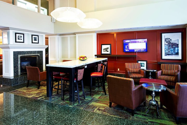 Entrance & Lobby