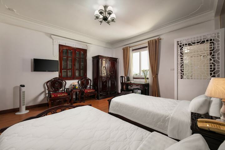 Room 6 of 56