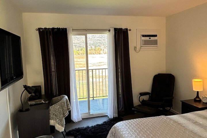 Room 9 of 37