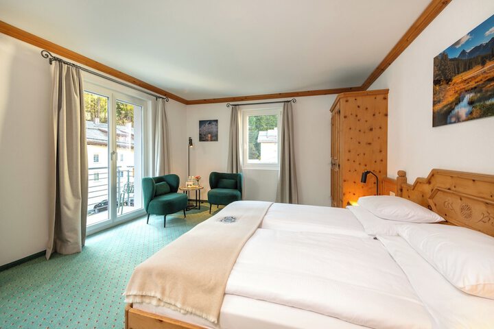 Room 4 of 72