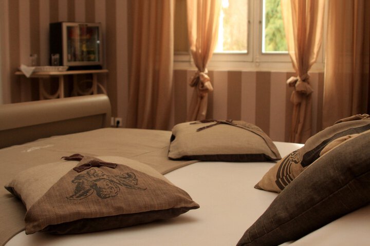 Room 14 of 74