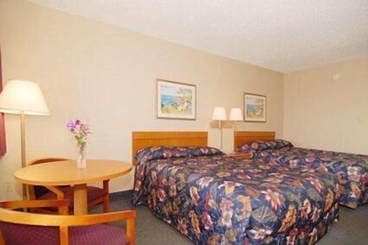 Double Accessible Queen Size Bed (9 of 9)