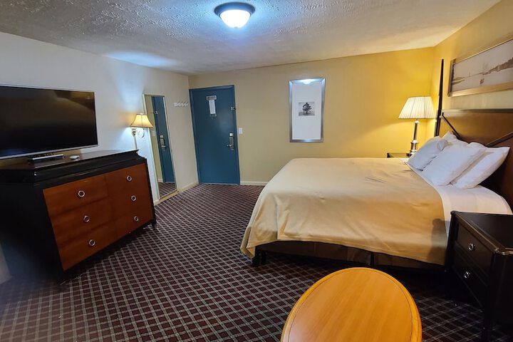 Room 2 of 18