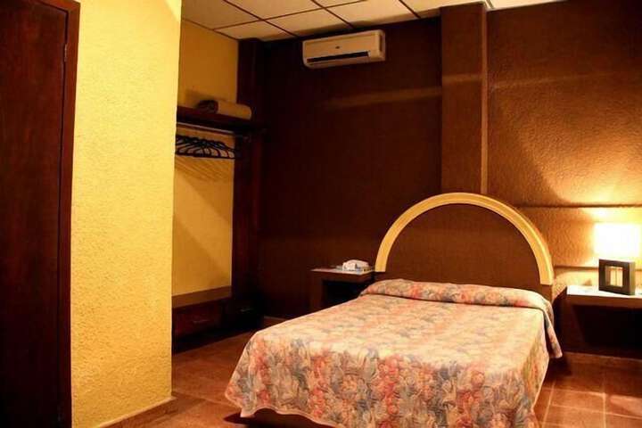 Room 3 of 26