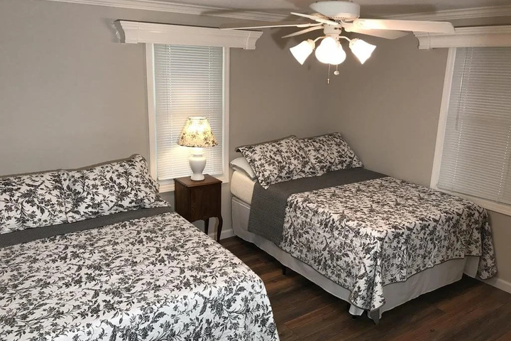 Room 4 of 18