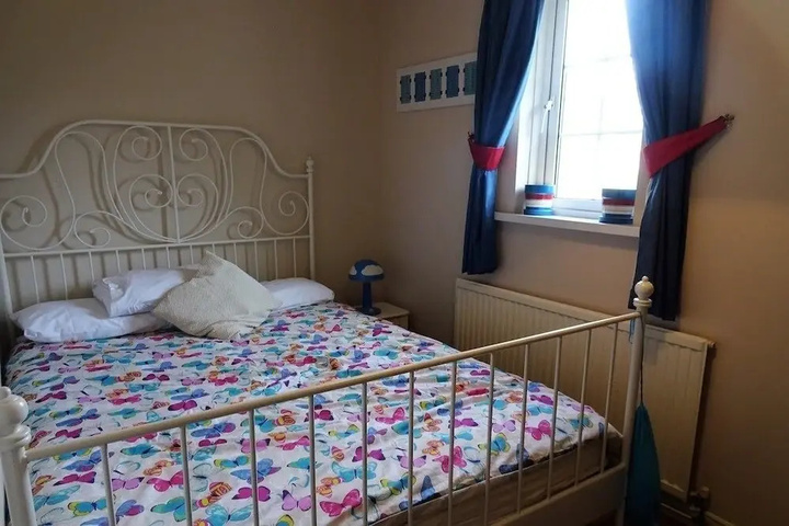 Room 6 of 15